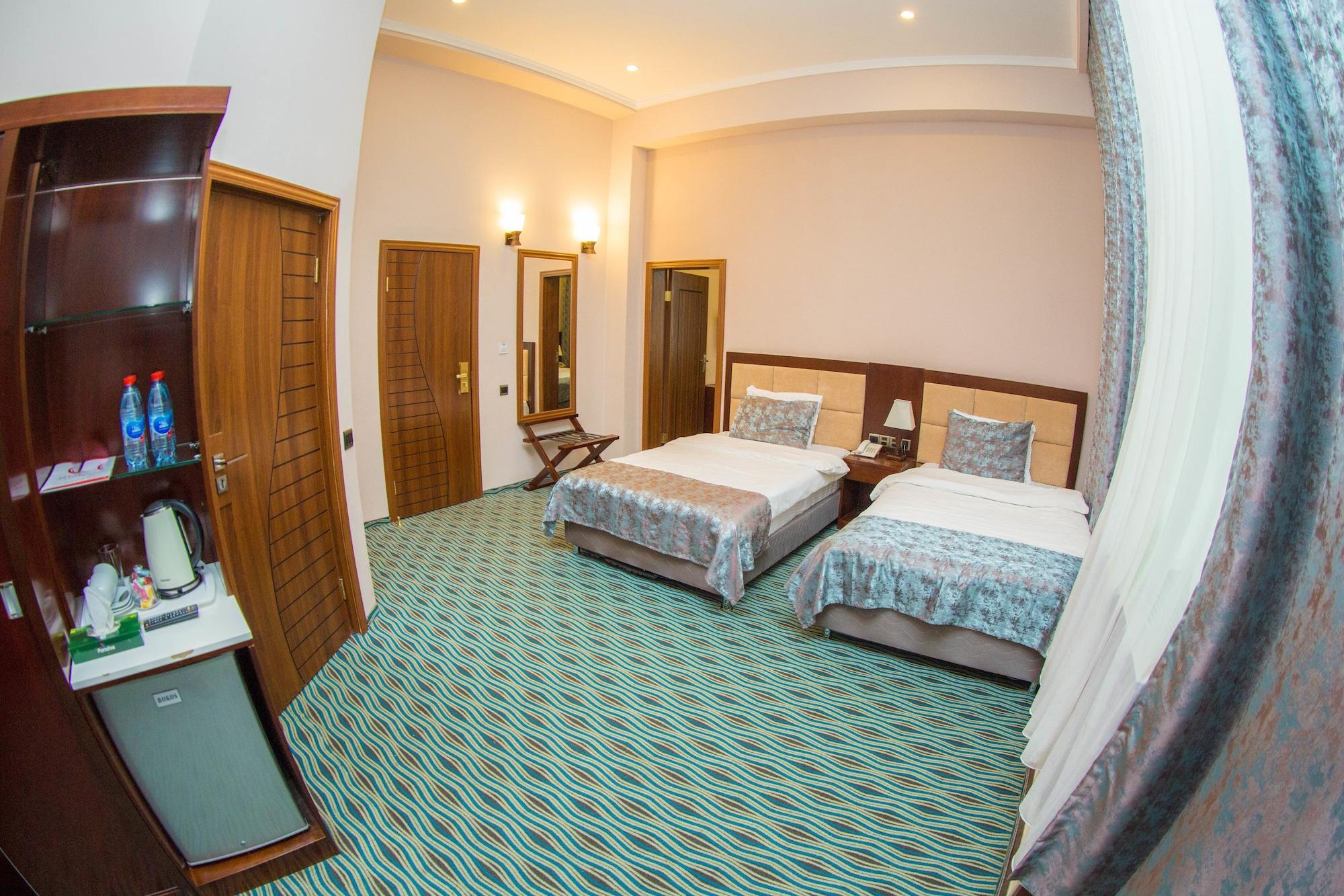 Ruma Port Hotel Bakoe Buitenkant foto