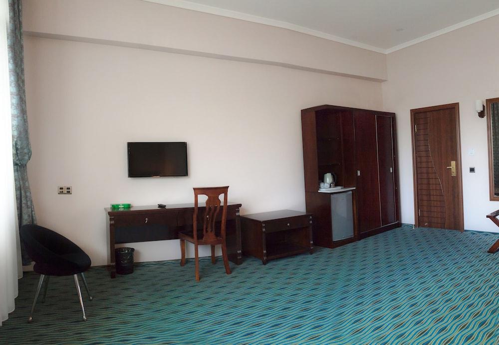 Ruma Port Hotel Bakoe Buitenkant foto