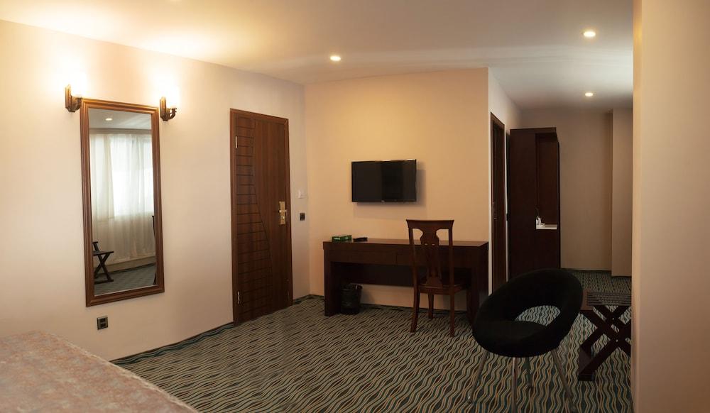 Ruma Port Hotel Bakoe Buitenkant foto