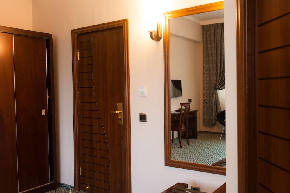 Ruma Port Hotel Bakoe Buitenkant foto