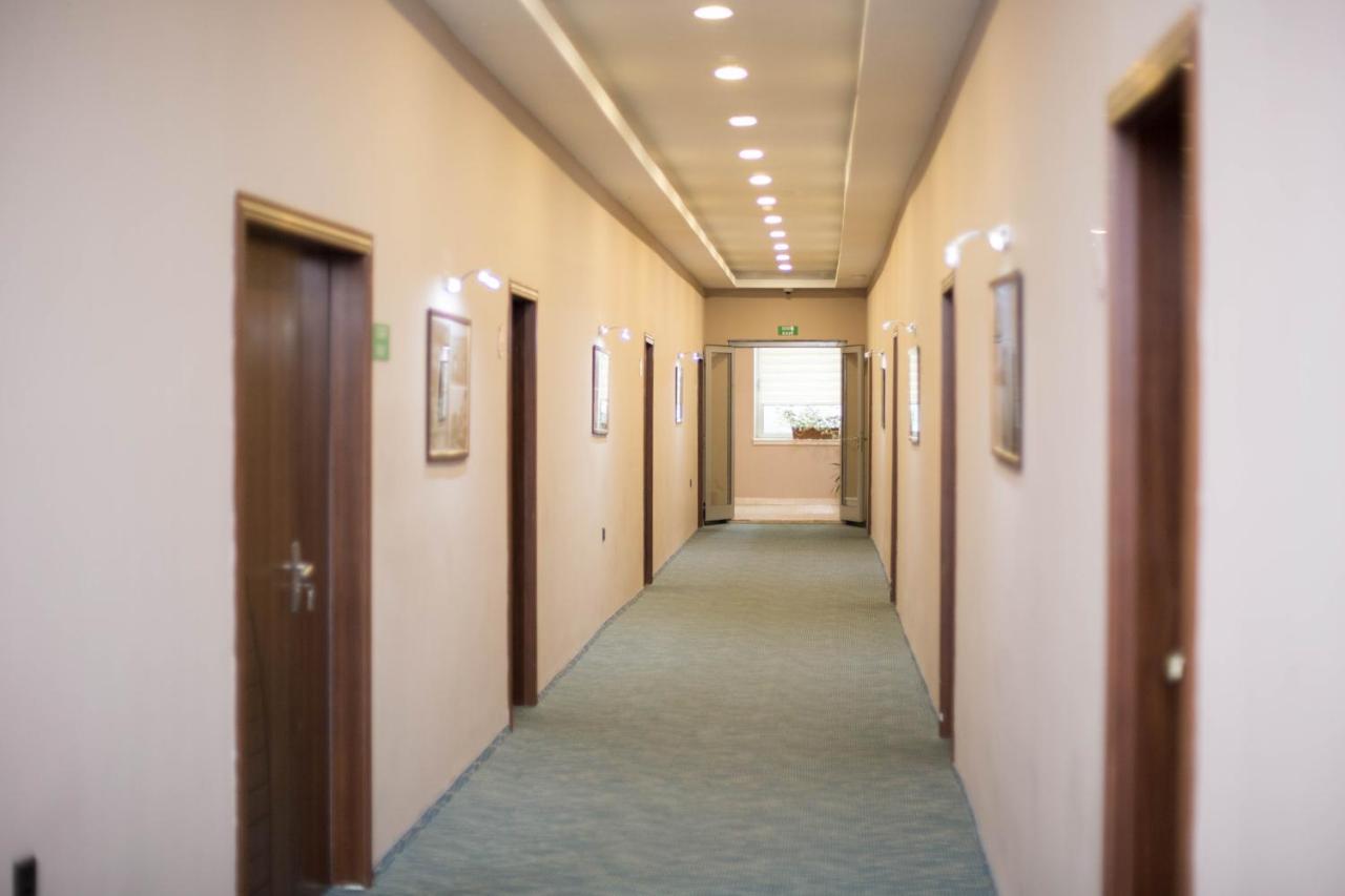 Ruma Port Hotel Bakoe Buitenkant foto